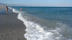 Foto von Playa los Toros mit geräumige küstenlinie