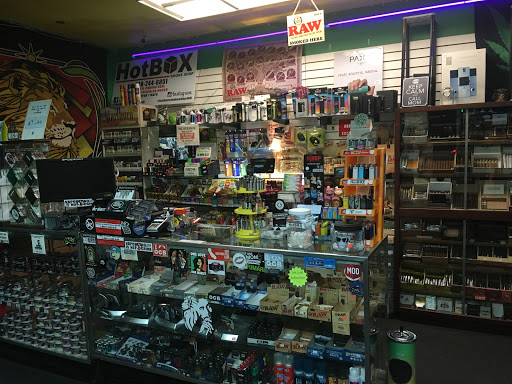 Tobacco Shop «Hot Box Smoke Shop», reviews and photos, 1111 El Camino Real #3, Santa Clara, CA 95050, USA