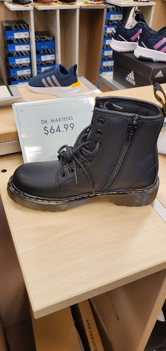 Shoe Store «DSW Designer Shoe Warehouse», reviews and photos, 16920 SW 72nd Ave, Tigard, OR 97224, USA