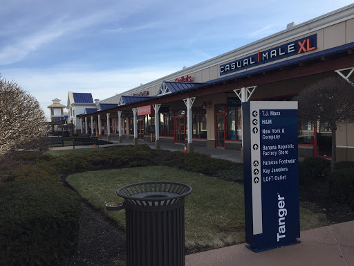 Outlet Mall «Tanger Outlet Jeffersonville», reviews and photos, 8000 Factory Shops Blvd, Jeffersonville, OH 43128, USA