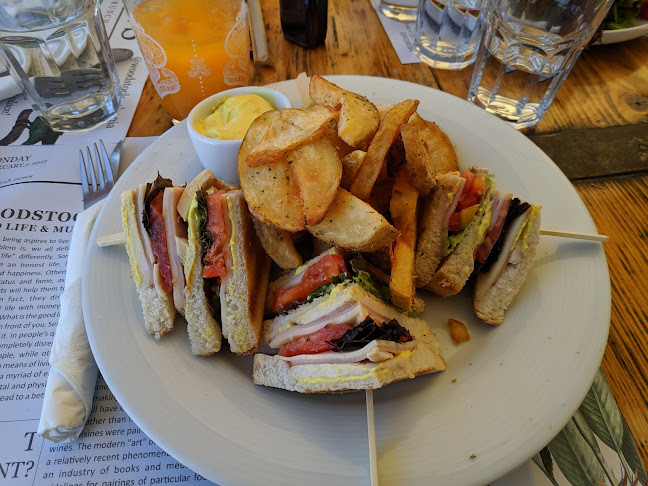 Woodstock - Restaurant Chania - Cocktail bar Chania - Breakfast - Brunch Chania - Cafe Chania - Εστιατόριο