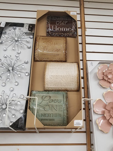 Clothing Store «Burlington Coat Factory», reviews and photos, 441 Western Ave, South Portland, ME 04106, USA