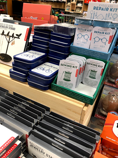 Book Store «Kinokuniya San Francisco», reviews and photos, 1581 Webster St, San Francisco, CA 94115, USA