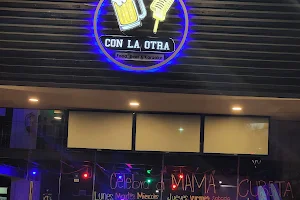 Canta Bar Con La Otra image