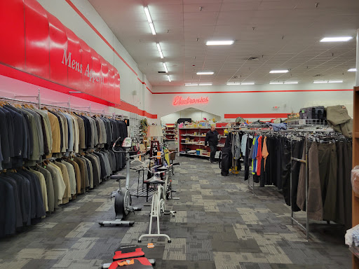 Thrift Store «The Salvation Army Family Store & Donation Center», reviews and photos, 823 E Auburn Rd, Rochester Hills, MI 48307, USA
