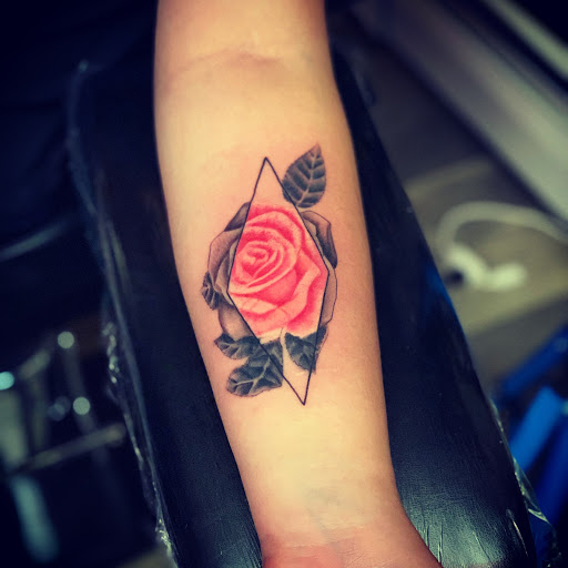 Tattoo Shop «Mountainside Tattoo & Piercing VT», reviews and photos, 55 Square, Bellows Falls, VT 05101, USA