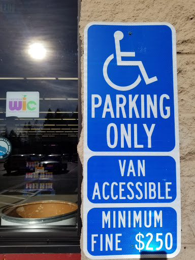 Grocery Store «Sav-Mor Foods», reviews and photos, 14001 Lakeridge Cir, Magalia, CA 95954, USA