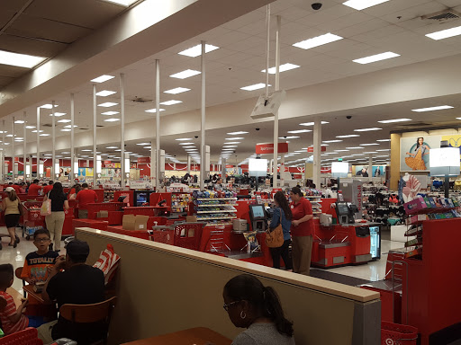 Department Store «Target», reviews and photos, 2209 Howard St, Evanston, IL 60202, USA