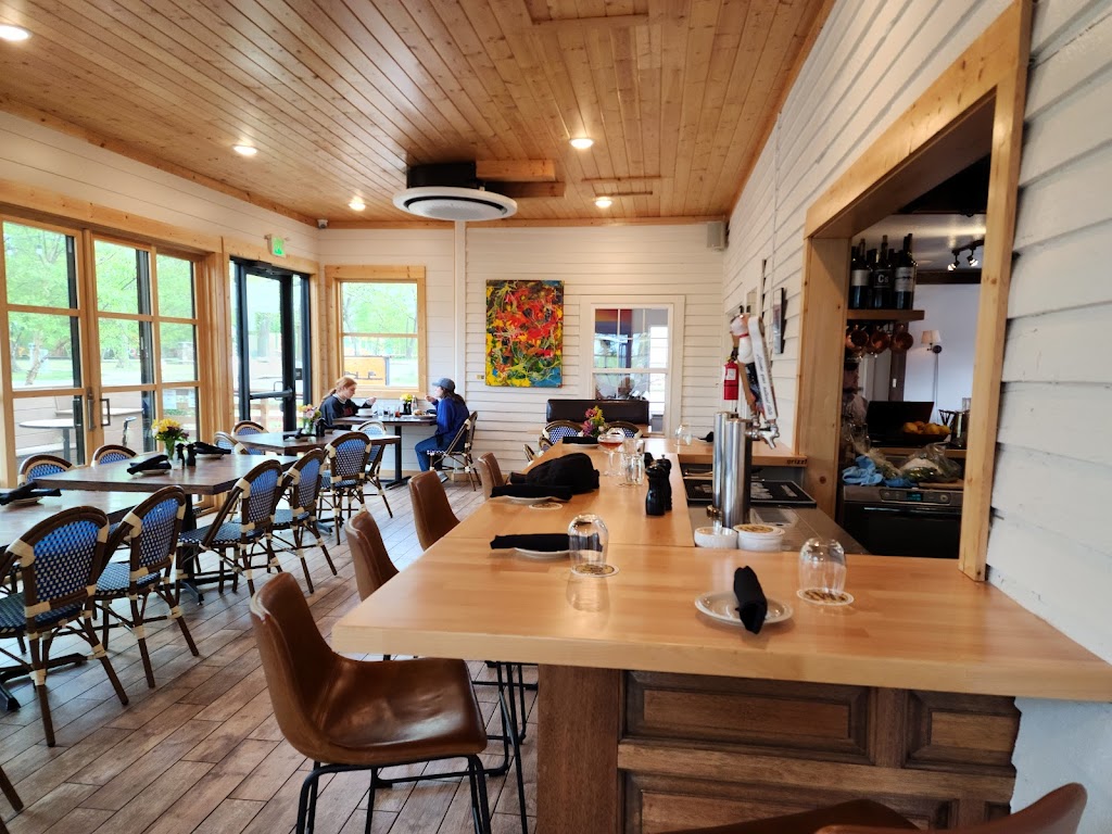 TABLE ON 6TH ST 72712