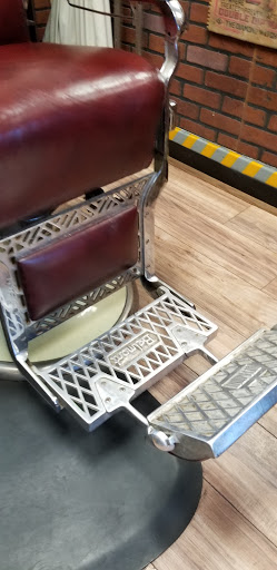 Barber Shop «INDUSTRIAL ARTS Diamond Horseshoe Barber Shop», reviews and photos, 2903 27th Ave S, Minneapolis, MN 55406, USA