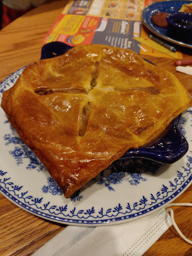 American Restaurant «Cracker Barrel Old Country Store», reviews and photos, 380 N Jacob Dr, Bloomington, IN 47404, USA