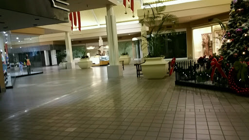 Shopping Mall «North Shore Square Mall», reviews and photos, 150 Northshore Blvd, Slidell, LA 70460, USA