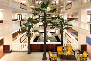 Royal Peninsula Hotel image