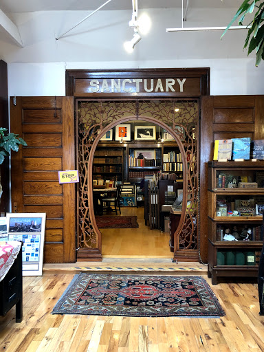Used Book Store «Loganberry Books», reviews and photos, 13015 Larchmere Blvd, Cleveland, OH 44120, USA