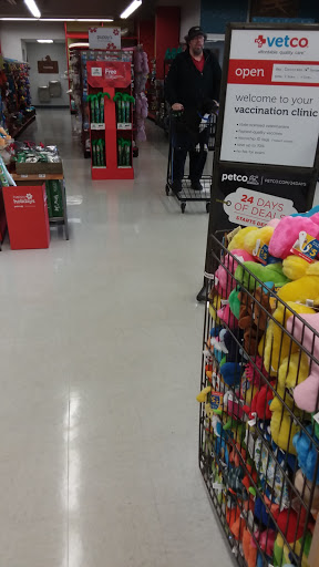 Pet Supply Store «Petco Animal Supplies», reviews and photos, 4139 US Hwy 98 N, Lakeland, FL 33809, USA