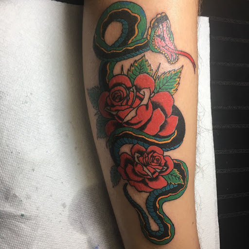 Tattoo Shop «iDrive Tattoo Shop Orlando», reviews and photos, 7513 International Dr, Orlando, FL 32819, USA