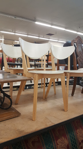 Thrift Store «Thrift Town», reviews and photos, 16160 E 14th St, San Leandro, CA 94578, USA