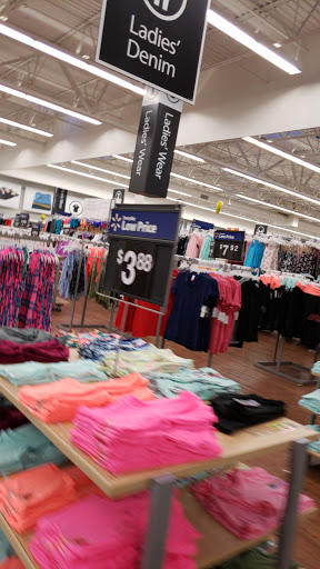 Discount Store «Walmart», reviews and photos, 8745 Branch Ave, Clinton, MD 20735, USA