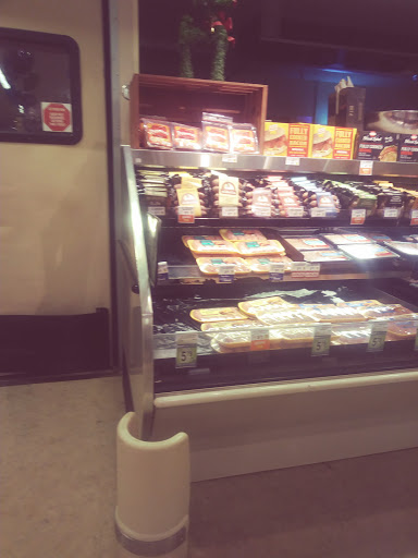 Grocery Store «Safeway», reviews and photos, 4831 Point Fosdick Dr NW, Gig Harbor, WA 98335, USA