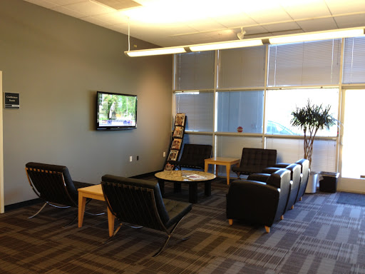 Auto Body Shop «Lindsay Collision Center», reviews and photos, 5555 Industrial Dr, Springfield, VA 22151, USA