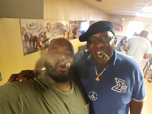 Tobacco Shop «Pipes & Pleasures», reviews and photos, 4244 E Main St, Columbus, OH 43213, USA