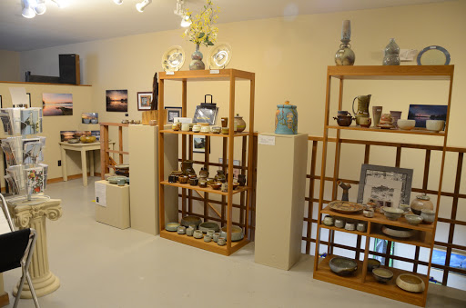 Pottery Store «Mississippi Mud Pottery», reviews and photos, 310 E Broadway, Alton, IL 62002, USA