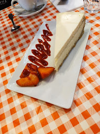 Gâteau au fromage du Restaurant de cuisine américaine moderne Schwartz's à Paris - n°20
