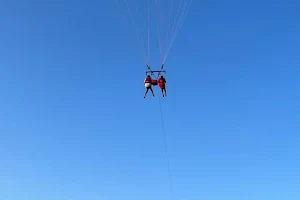 Sanary Parachute ascensionnel image
