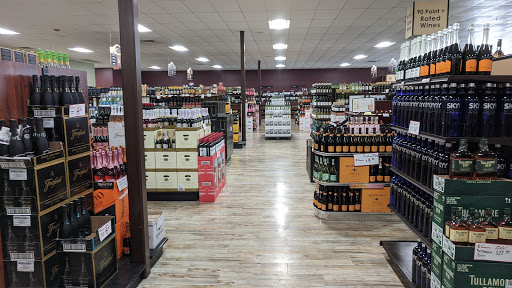 Liquor Store «Oakdale Liquors», reviews and photos, 1900 Main St, Tewksbury, MA 01876, USA
