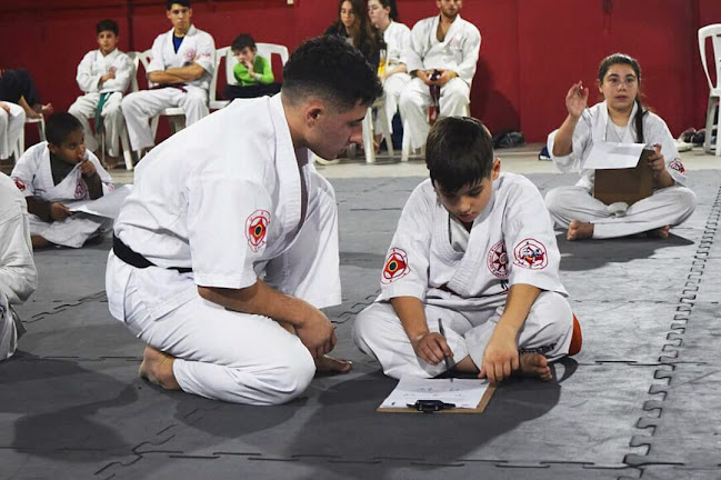 Comentarios y opiniones de Escuela De Karate Kyokukaikan Honbu Dojo