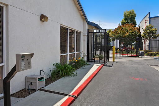 Self-Storage Facility «US Storage Centers», reviews and photos, 14680 Aviation Blvd, Hawthorne, CA 90250, USA