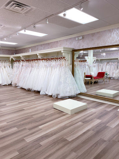 Bridal Shop «Blush Formal and Bridal Salon», reviews and photos, 3937 Perkins Rd, Baton Rouge, LA 70808, USA