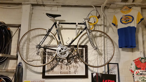 Bicycle Store «The Bicycle Stand», reviews and photos, 2740 E Broadway, Long Beach, CA 90803, USA