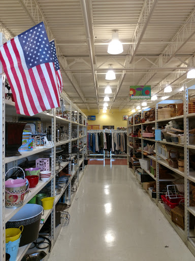 Thrift Store «Goodwill - Roseville, MN - Cleveland Avenue», reviews and photos, 2500 Cleveland Ave N, Roseville, MN 55113, USA