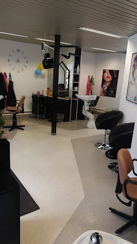 Kommentare und Rezensionen über Elena Beauty Salon & Barbershop