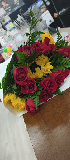 Shopping Mall «The Brickyard», reviews and photos, 2600 N Narragansett Ave, Chicago, IL 60639, USA