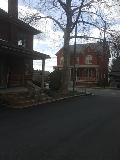 Snowboard Shop «Outfitters Ski Shop / OutBack Board Store», reviews and photos, 2221 Marietta Ave, Lancaster, PA 17603, USA