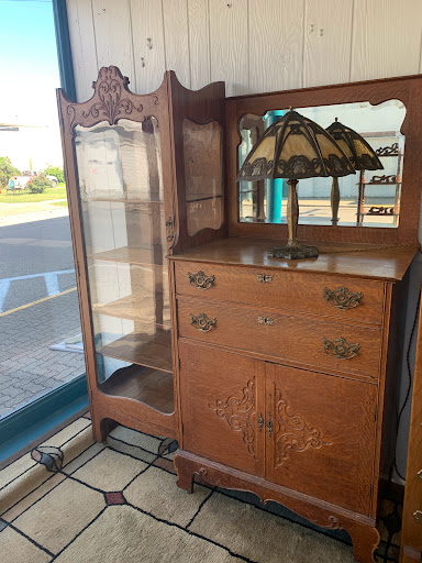 Antique Furniture Store «Every Now & Then Antique Furniture Mall», reviews and photos, 430 W Benson St, Cincinnati, OH 45215, USA