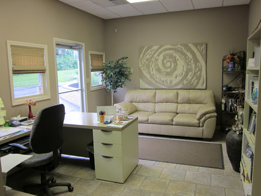 Auto Body Shop «M & G Body Shop», reviews and photos, 12018 Hamilton Ave, Cincinnati, OH 45231, USA