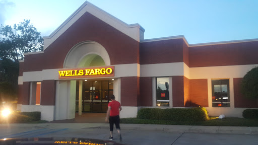 Bank «Wells Fargo Bank», reviews and photos