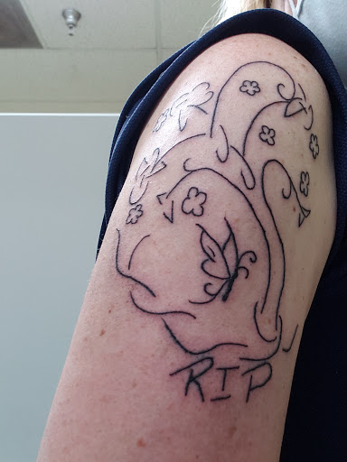 Tattoo Shop «Aces & Eights Tattoo Shop», reviews and photos, 6846 Park Blvd N, Pinellas Park, FL 33781, USA