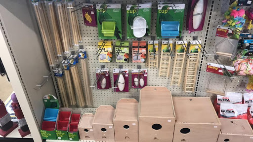 Animal Feed Store «Highland Holly Feed & Supply», reviews and photos, 217 E Livingston Rd, Highland, MI 48357, USA