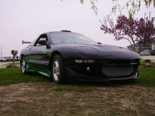 Auto Body Shop «Country Auto Inc», reviews and photos, 1501 Chamber Ct, Anamosa, IA 52205, USA