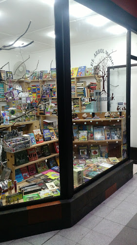 Libreria "El Arbol Magico" Galeria Don Ambrosio Local 8 - Chillán