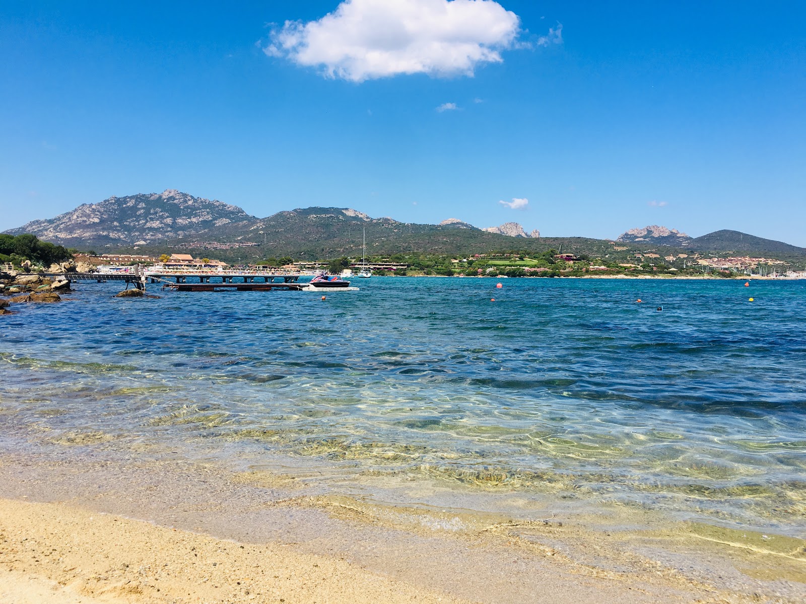 Zdjęcie Spiaggia Rudargia z powierzchnią beżowy piasek i kamyki