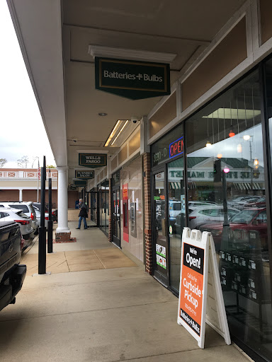 Car Battery Store «Batteries Plus Bulbs», reviews and photos, 3690 King St, Alexandria, VA 22302, USA