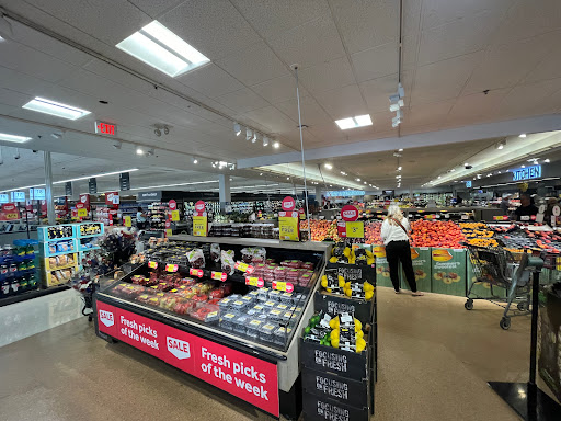 Grocery Store «Stop & Shop», reviews and photos, 154 Westchester Ave, White Plains, NY 10604, USA