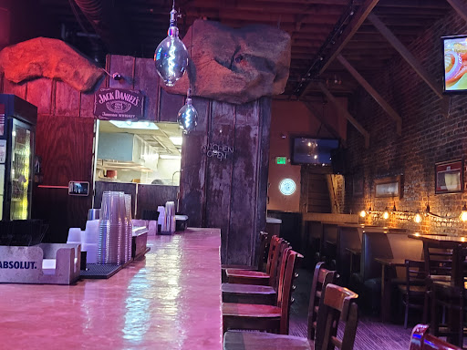 Bar & Grill «On The Rocks», reviews and photos, 110 N Court St, Florence, AL 35630, USA