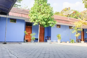 RedDoorz near Bojonegoro Train Station image