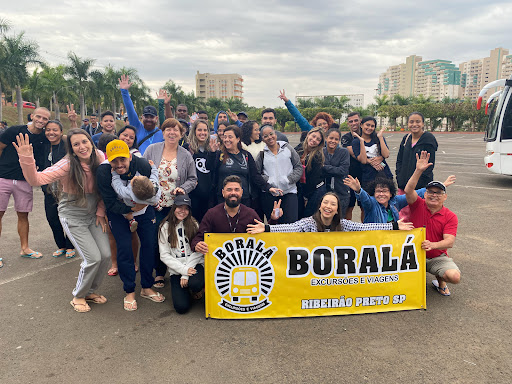 Logo da empresa - BORALÁ excursões